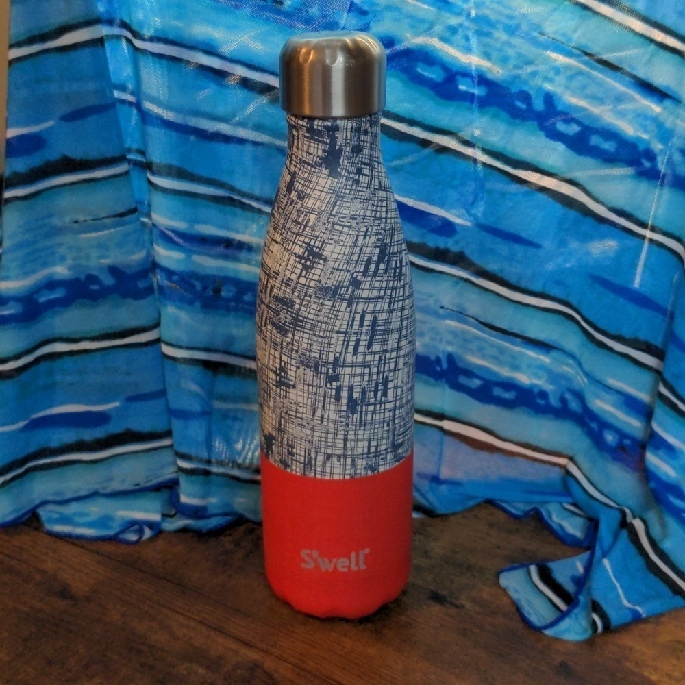 UNIQUE SWELL Waterbottle 17OZ Plaid Vinyl with Rubber GRIP